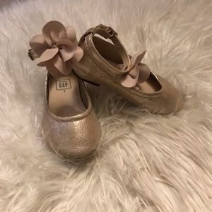 Gap girls champagne flats with ankle tie